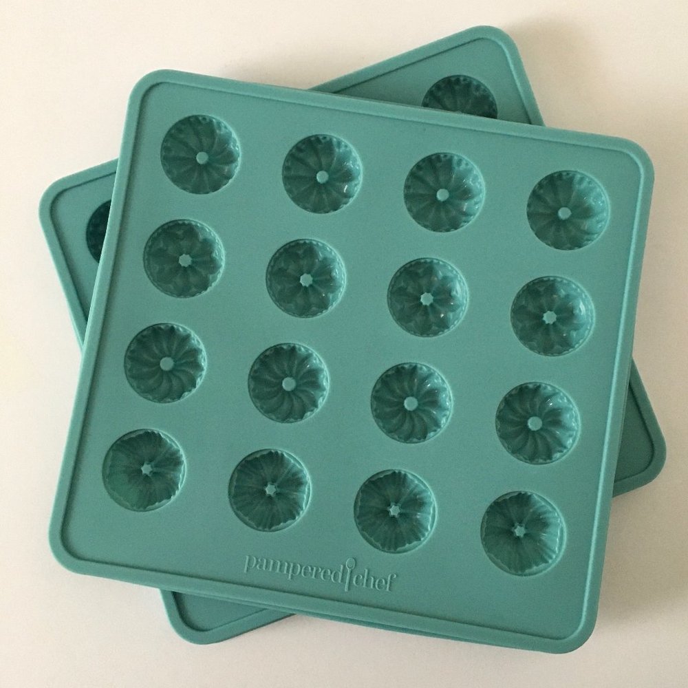 Pampered Chef Set of 2 (Two) Fluted Chocolate Mold 16 Pc 1" Silicone Bakeware